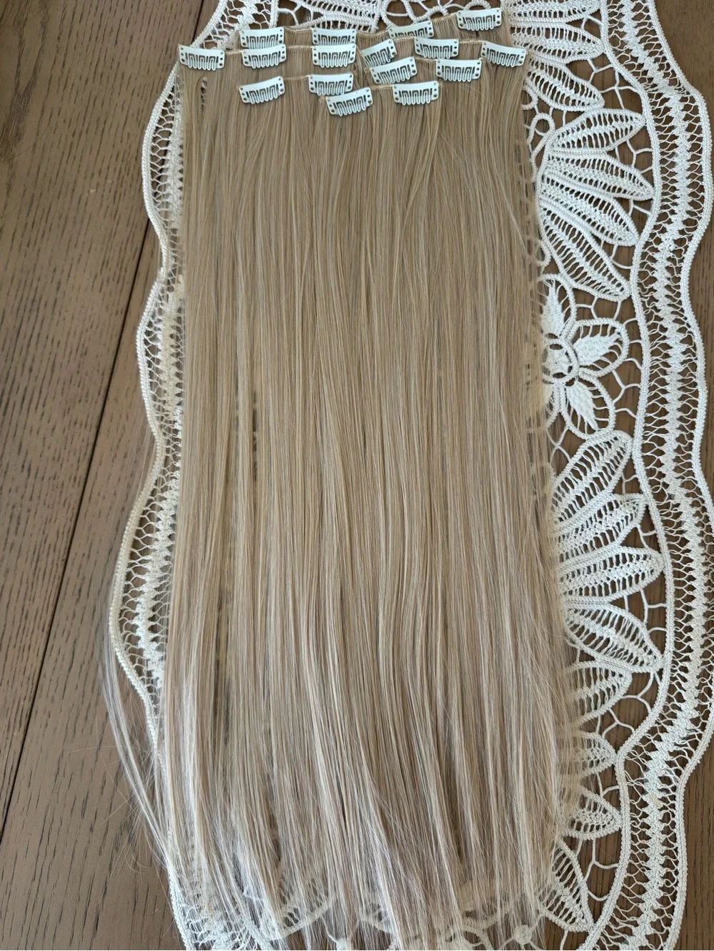 22” Light Blonde Synthetic Clip-In Hair Extensions Set | Straight